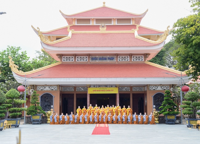 Lễ truyền giới Sa di Phương Trượng